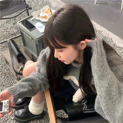 两个人一双手